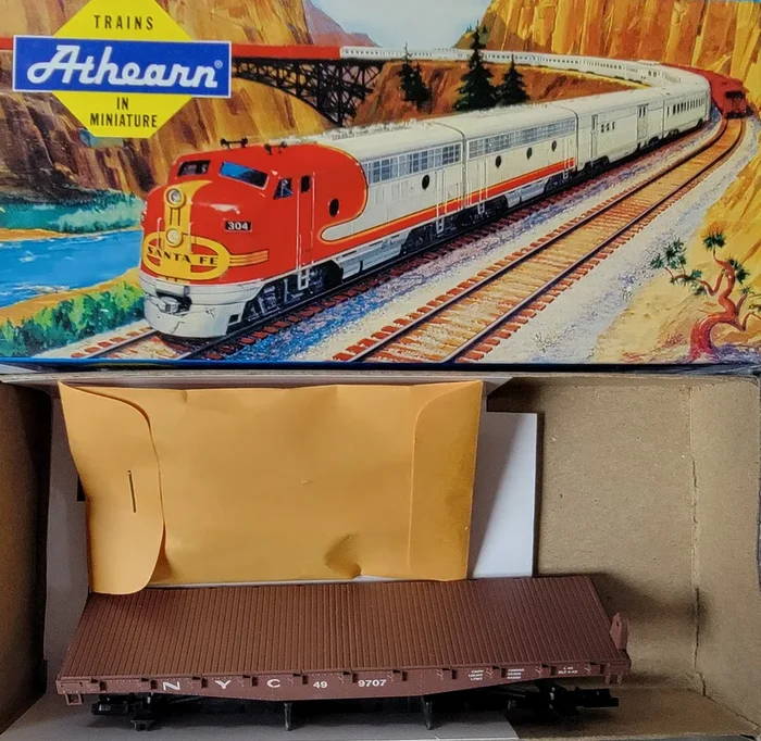 Athearn 1352 HO Scale 40′ Flat Car (Blue Box Kit) New York Central NYC 499707 – NOS