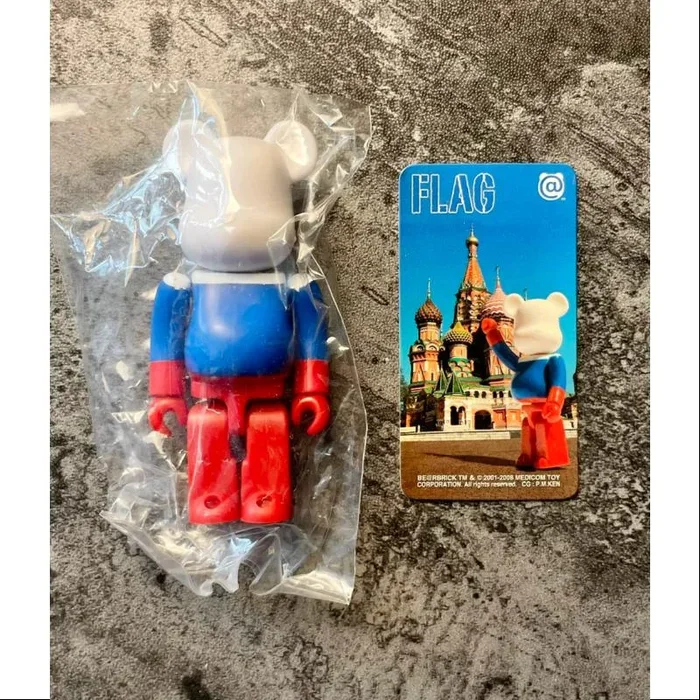 Bearbrick Series 17 FLAG Russia 100%