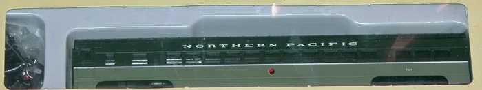 Con-Cor 1-009006-2 HO Scale 72′ Smoothside Passenger Coach Northern Pacific NP – NOS