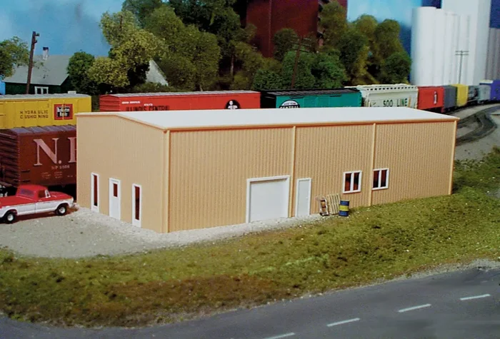 Pikestuff 541-0004 HO Scale Modern Pre-Fab Warehouse Kit