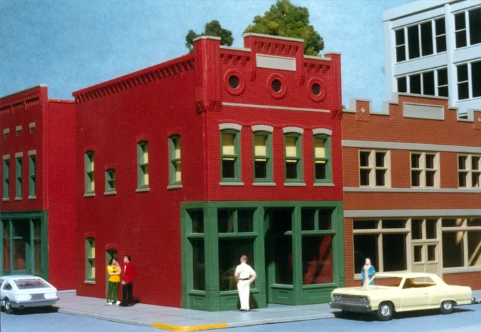 Smalltown USA 699-6001 HO Scale Mike’s Market Building Kit