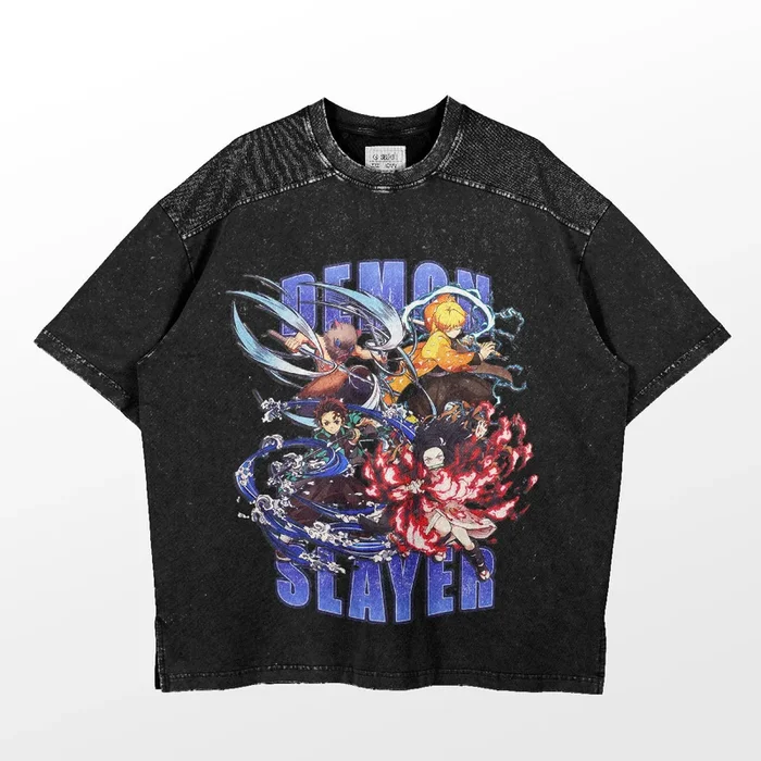 T-Shirt „Demon Slayer Core Team“ – Tanjiro, Nezuko, Zenitsu und Inosuke