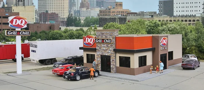 Walthers Cornerstone 933-3485 HO Scale DQ Grill and Chill Building Kit